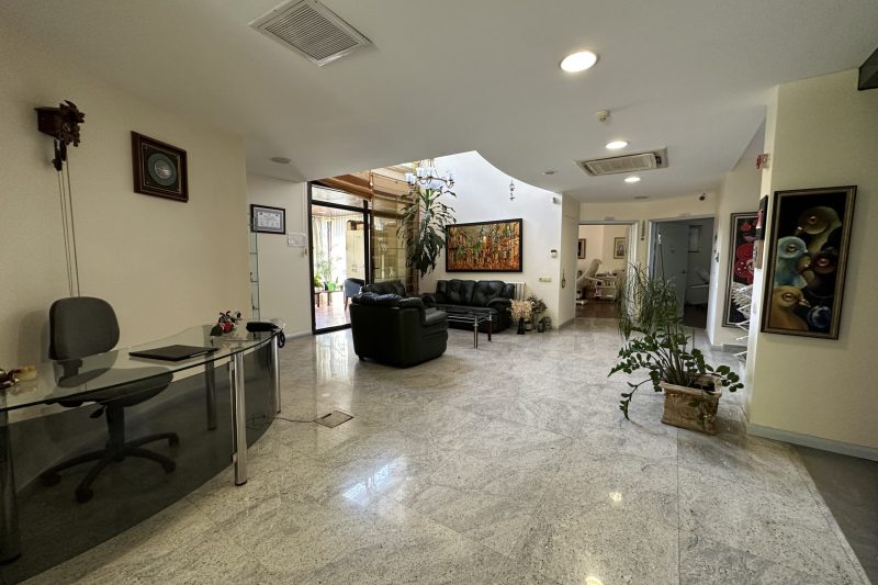 Opsa Klinik bekleme alanı